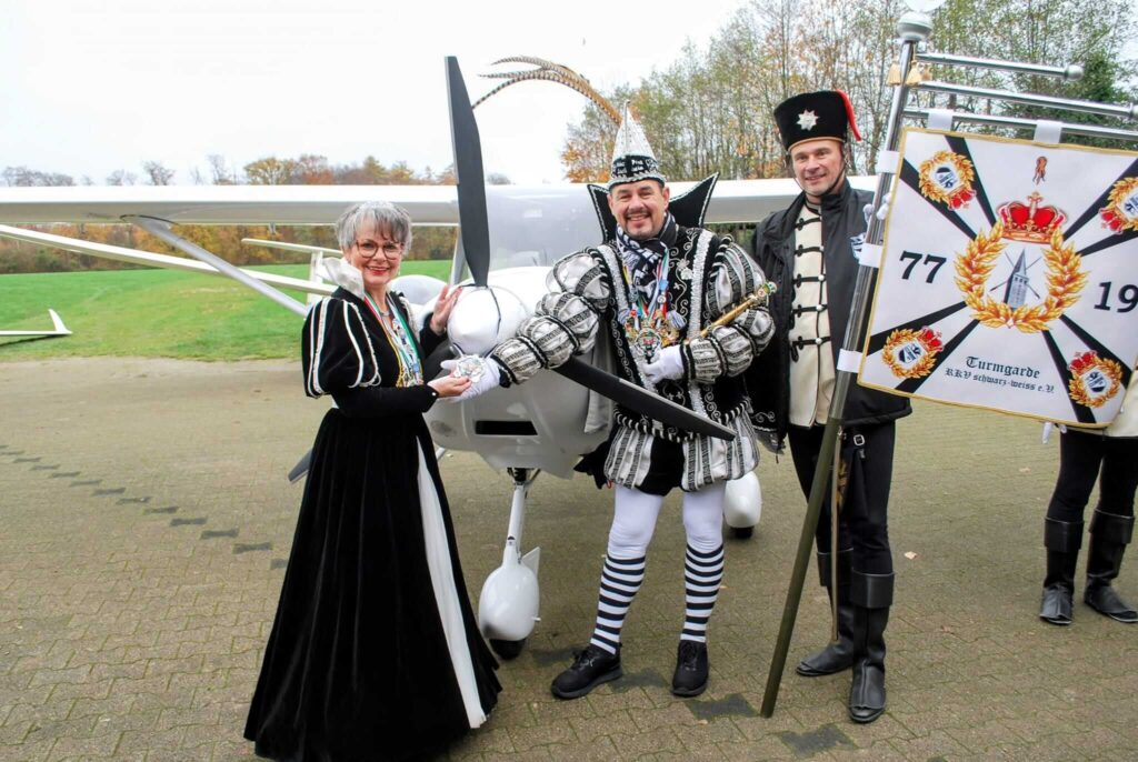 Festkomitee Langenfelder Karneval Flugzeug Prinzenpaar 1