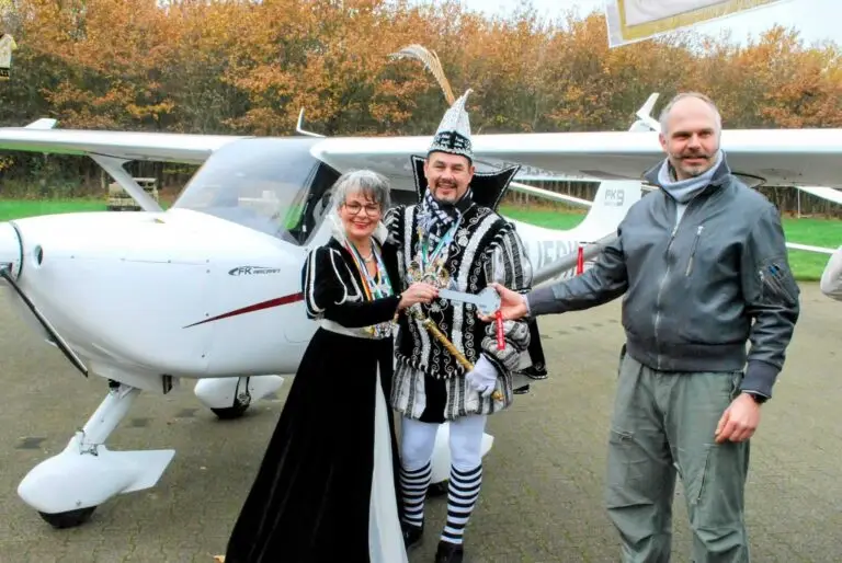 Festkomitee Langenfelder Karneval Flugzeug Prinzenpaar 7