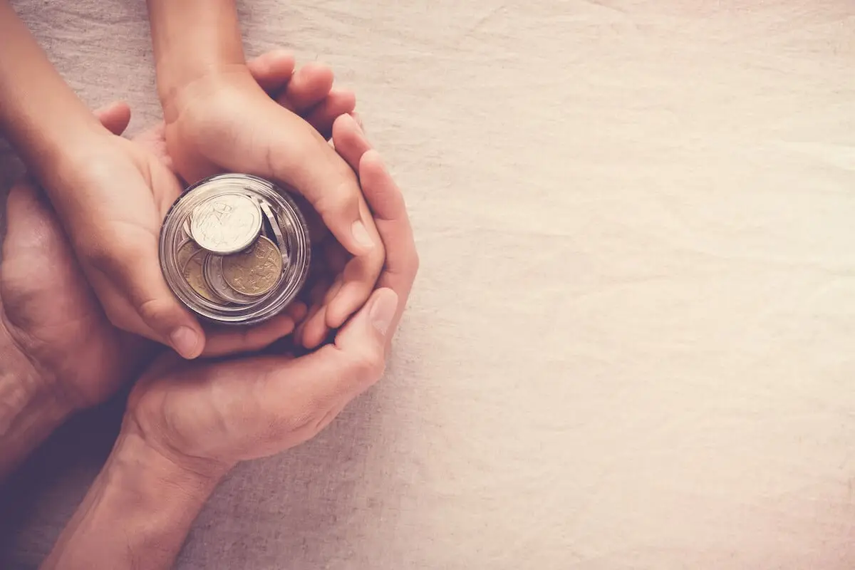 Wo kann man in Langenfeld Spenden für die Ukraine abgeben? 2 Ukraine Geldspenden Spenden