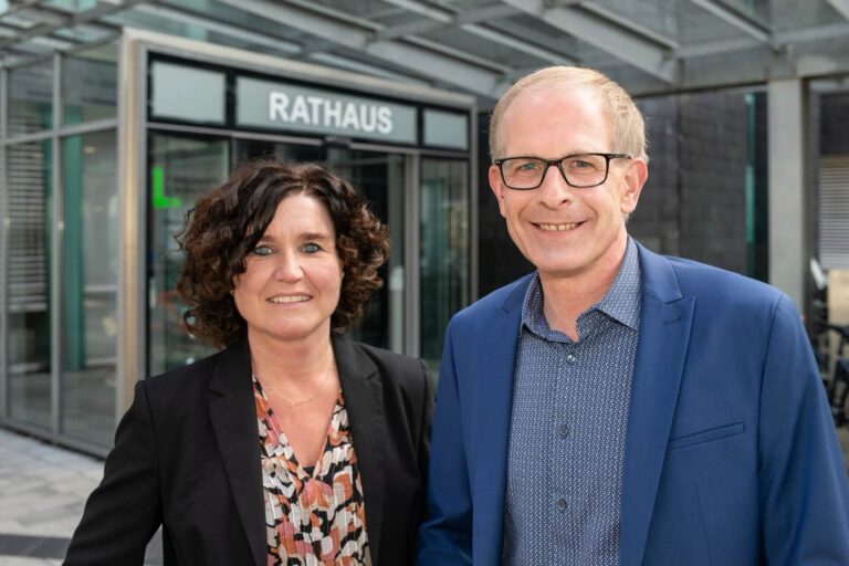 Bürgermeister Gerold Wenzens_Hella Sabrina Lange_Fachbereichsleitung Kultur 2