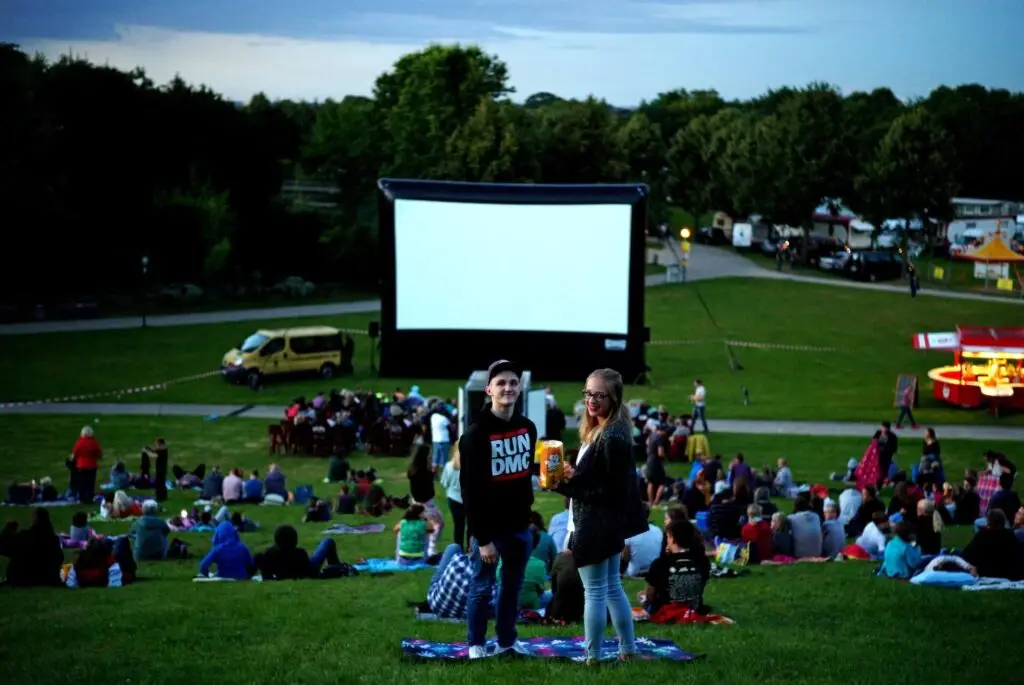 ACHTUNG! Verlegung des Freiluftkinos ins Rex-Kino