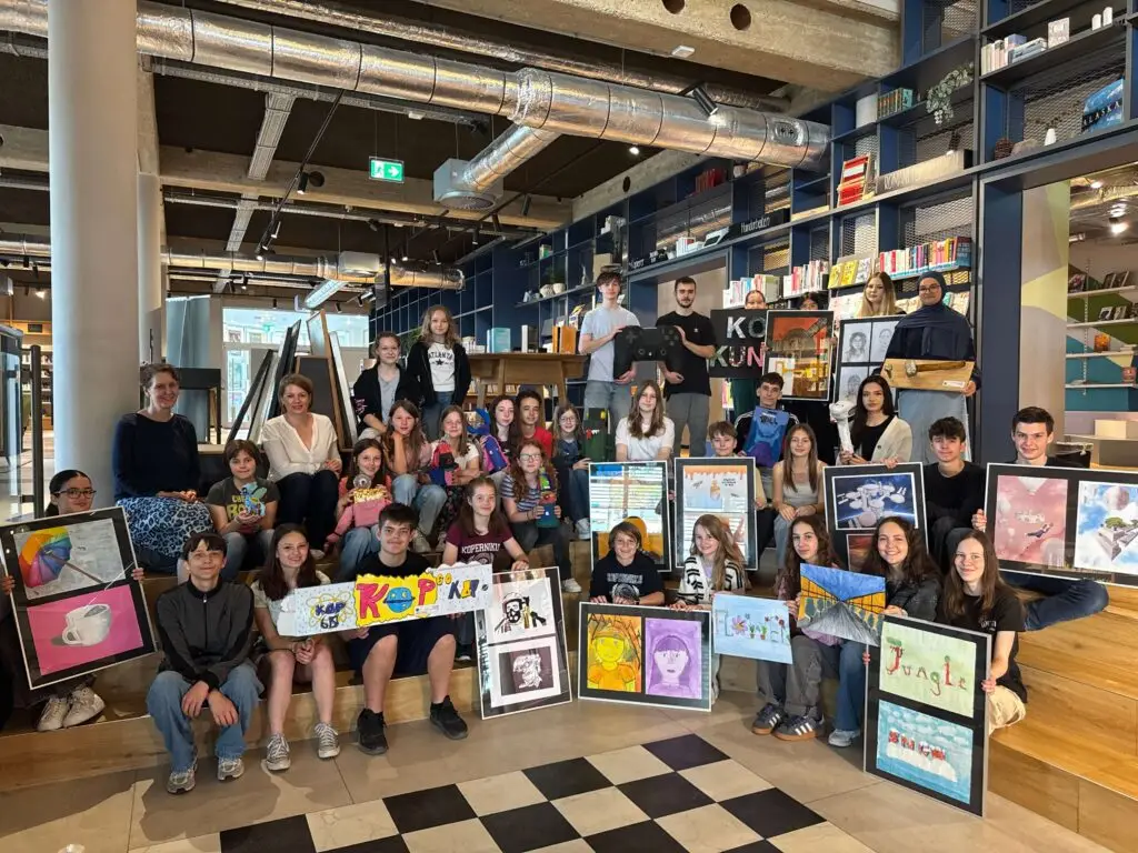 Kunst als Bühne | Ausstellung kreativer Arbeiten der Kopernikus-Realschule