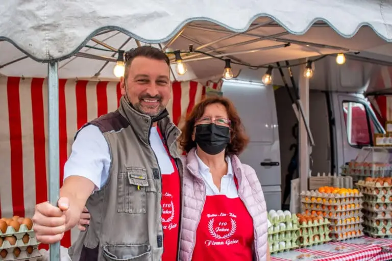 Marktstand Eier Geier Langenfelder Wochenmarkt Bild 9