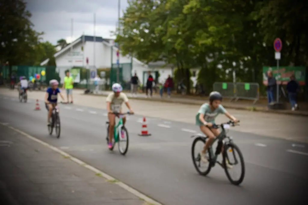 Kleine Athleten ganz groß: 18. Kindertriathlon begeistert Langenfeld