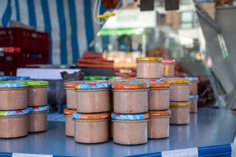 Marktstand Bergische Mettwurst auf dem Wochenmarkt in Langenfeld Bild 2