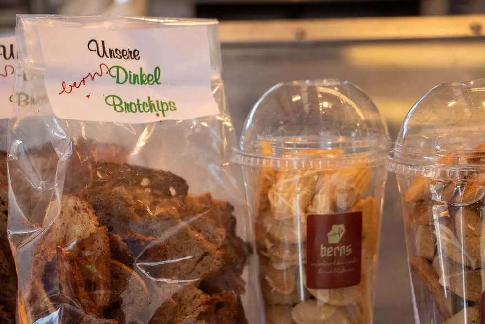 Marktstand Niederrheinische Landbäckerei Berns auf dem Langenfelder Wochenmarkt 3