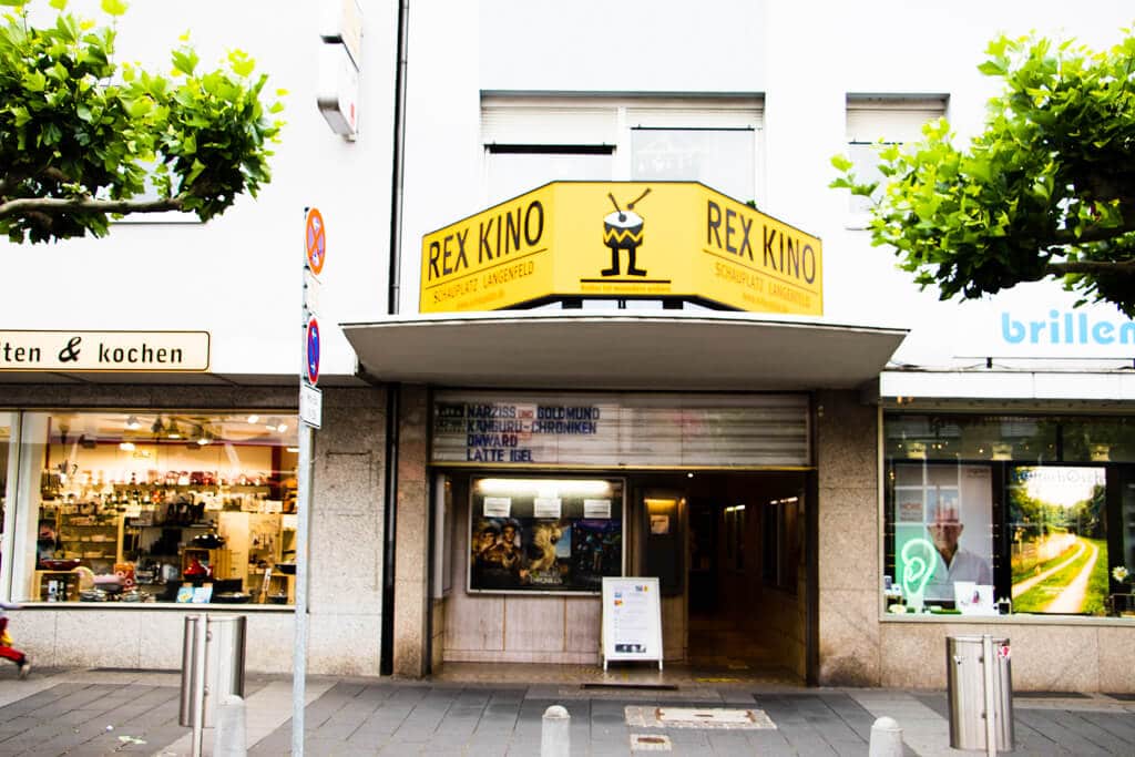 REX Kino Langenfeld - Aussenansicht Eingang