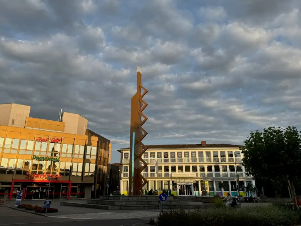 Macks „Vertikaler Rhythmus“ in Langenfeld