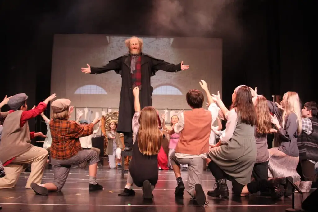 Zurück auf der Bühne: das Familien-Musical „Oliver!“