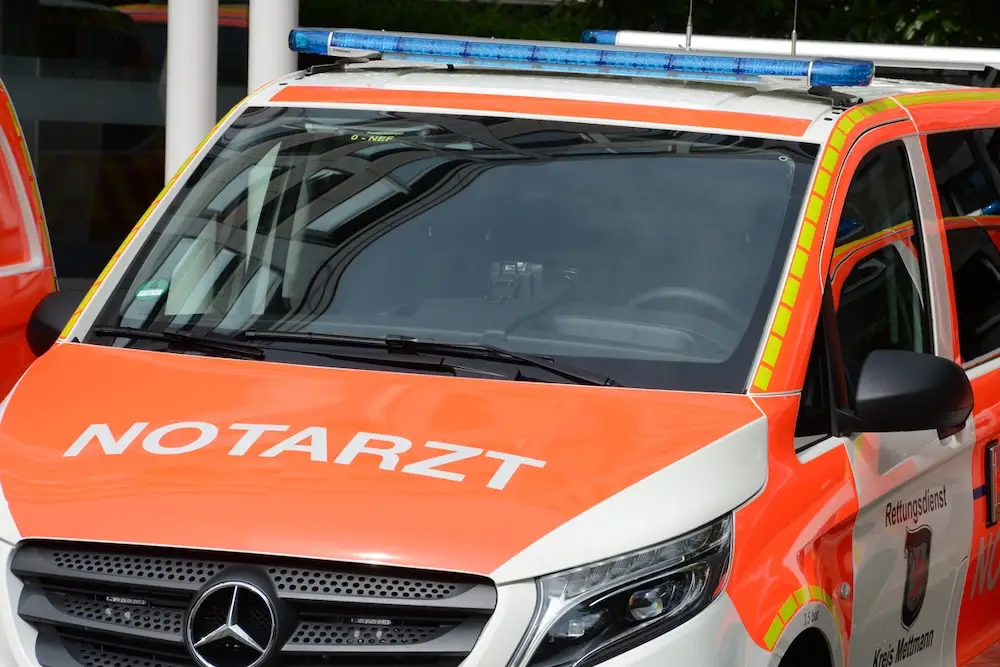 Zwei Leichtverletzte bei Kellerbrand – Polizei ermittelt