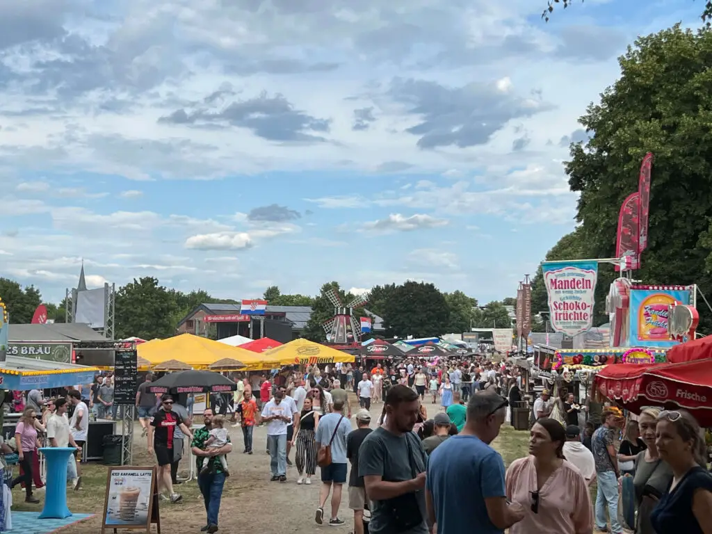 Opladener Bierbörse begeistert mit Familienflair, Vielfalt und sommerlicher Stimmung