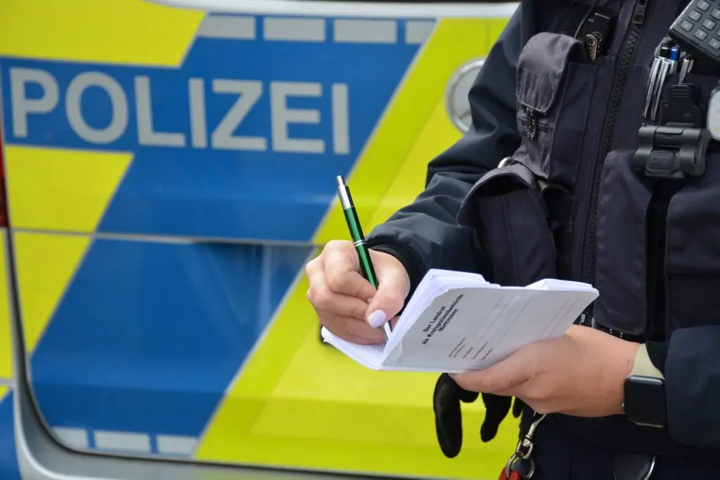 Trickdiebstahl: 66-Jähriger wird Opfer