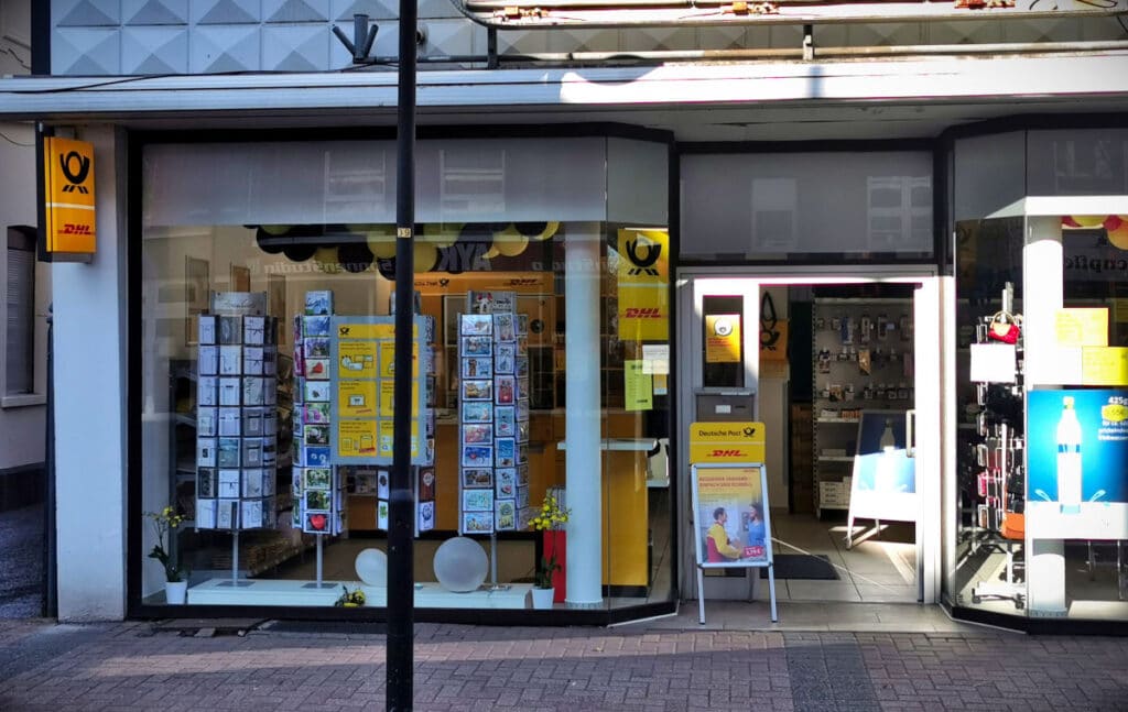Neueröffnet: Postservice and Store auf der Hauptstraße!
