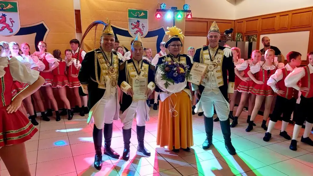Prinzengarde Langenfeld startet glanzvoll in die Session – Gardeappell voller Prunk, Pracht und Herzblut