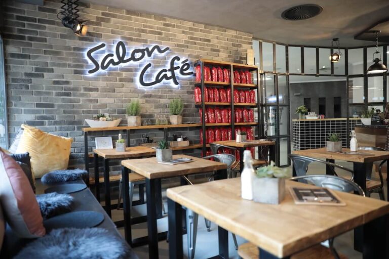 Logo-Salon-Cafe Franco Vicari Langenfeld - Innenansicht