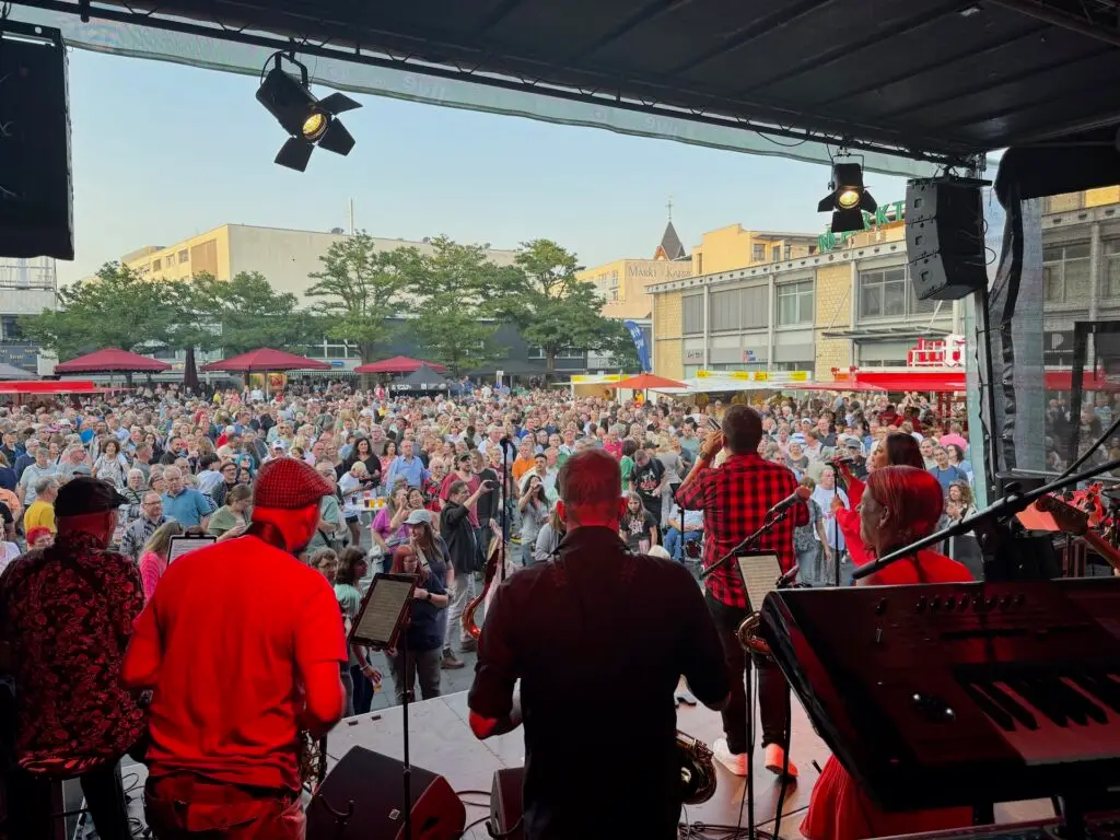 Soul, Sonne und Saxophone – Soul La Vie begeistert bei Langenfeld Live