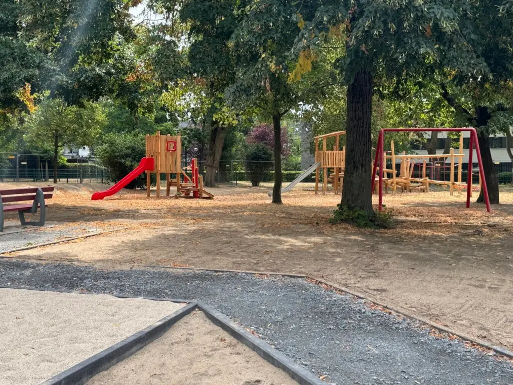 Volksgarten: Neuer Spielplatz steht kurz vor der Fertigstellung