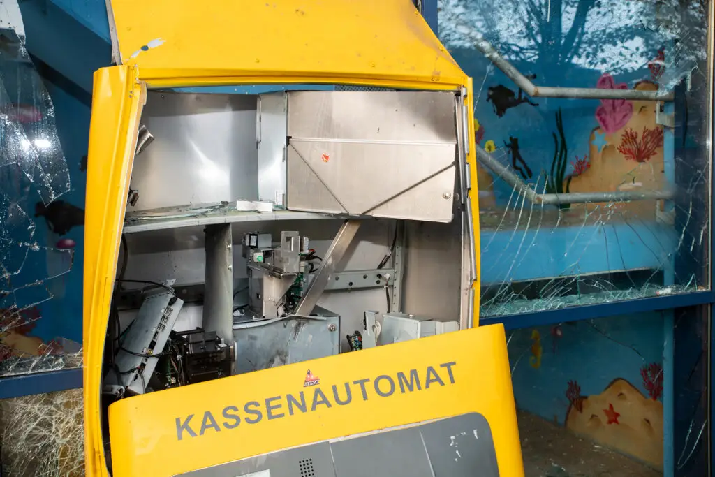 Kassenautomat der Parkpalette Turnerstraße gesprengt