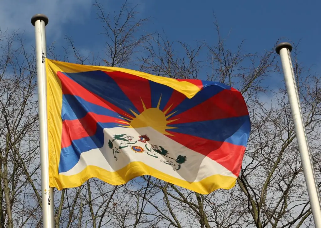 Am 10. März wird in Langenfeld zum 30. Mal die Tibet-Flagge gehisst und damit erneut ein Zeichen des Friedens in der Welt gesetzt