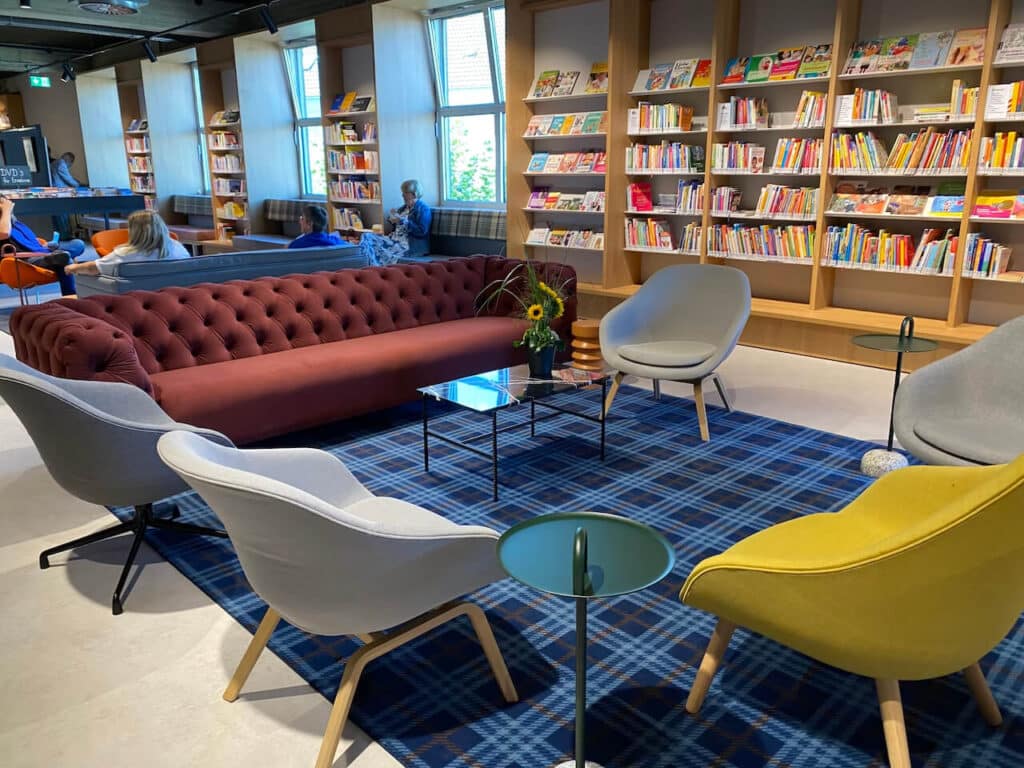 Langenfelder Wohnzimmer - Stadtbibliothek Langenfeld öffnet nach Umbau & Neugestaltung 7