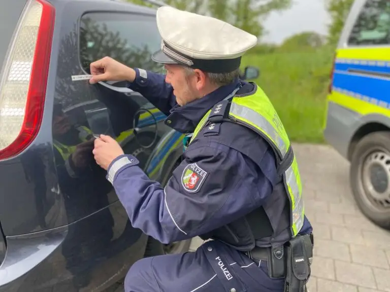 Polizei Mettmann Verkehrsflucht