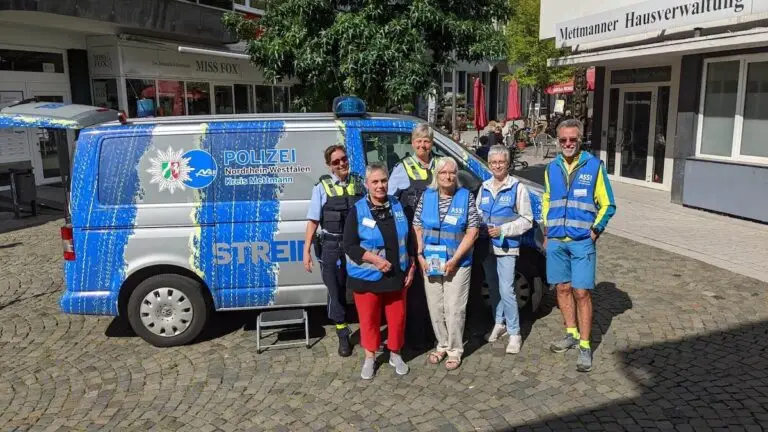 Polizei Mettmann Streifenwagen