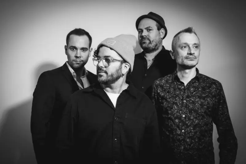 Julian & Roman Wasserfuhr feat. Juan Camilo Villa, Dennis Frehse, Jan Prax – Timelines