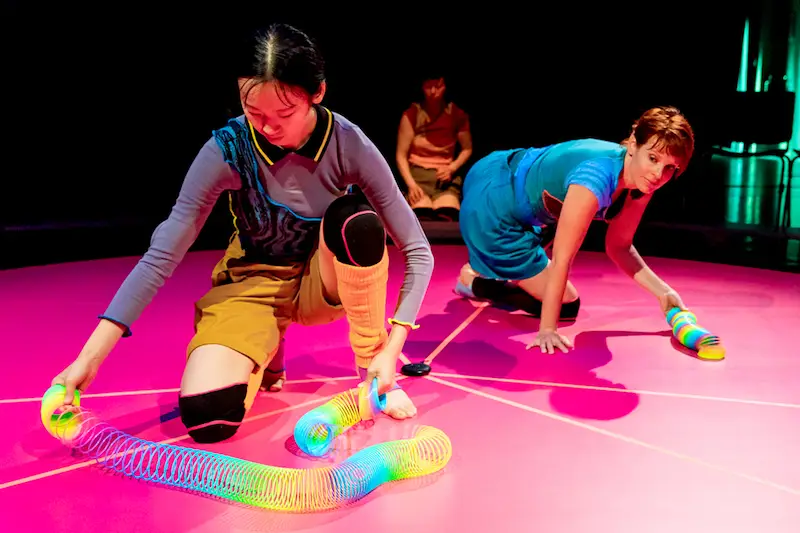 BÄÄÄM – Eine Tanzperformance für ein taubes und ein hörendes Publikum | 4+